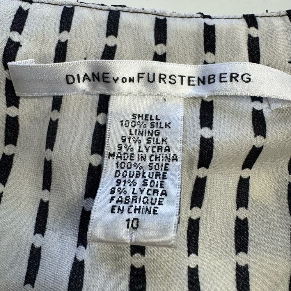 Diane Von Furstenberg Womens 10 Silk Black White Print Ruffle Blouse Bell Sleeve - Picture 4 of 8
